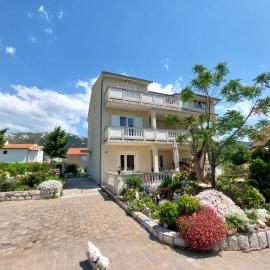 Apartments Velinka