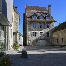 Gîte Les Muses, Ancien hôtel particulier avec SPA, hotel in Ornans