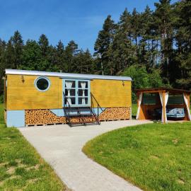 Maringotka Nebeská, hotel u gradu 'Chýnov'