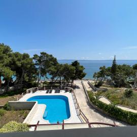 Vila Vera Seafront Apartments, hotel u Sumartinu