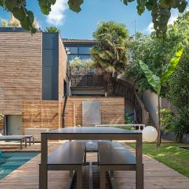 Maison contemporaine plein centre piscine &jacuzzi