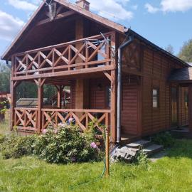 Osada nad żurawim stawem, hotell i Krzywogoniec