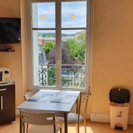 Le Continental, hotel in Vittel