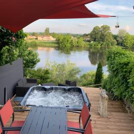 Maison cocoon avec jacuzzi privé vue Dordogne
