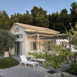 Thymari House, hotel a Milia