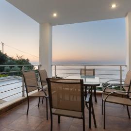 Nikole's Villas Cozy 80m2, hotel a Tyros