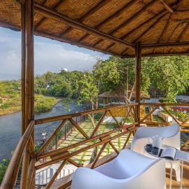 SaffronStays RiverFront Manor, 5-BDR pool villa by Pej River