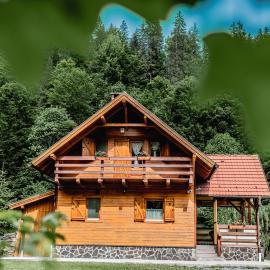 Central Chalet, hotel a Vărşag
