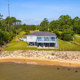Waterfront Alabama Vacation Rental w/ Deck, khách sạn ở Coden