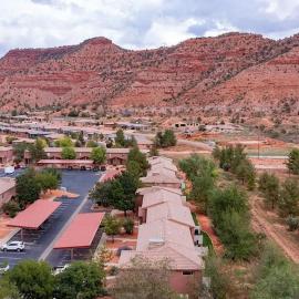 3BR / 2BA Townhome with Pool, Patio, WiFi, Washer/Dryer, hotel a Kanab