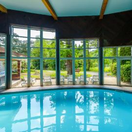 Hotel Les Jardins De La Molignée, хотел в Динант