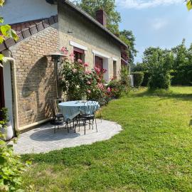 Studio épicéa avec jardin et stationnement dans charmante propriété proche gare