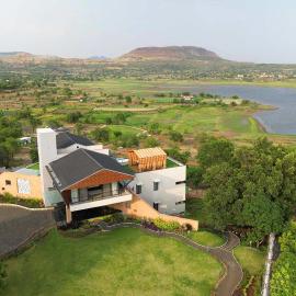 StayVista's Pearl Lakeview Mansion - 5BHK Lake-View Villa with Infinity Pool