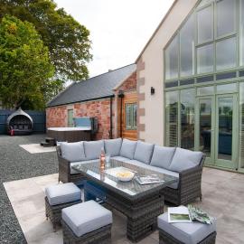 Sunset View, Hot Tub Haven for max 8 people, hotel a Chatton
