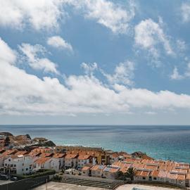 Ondas do Pisão Apartment - 2 bedroom and Sea View, hotel in Santa Cruz