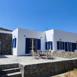 Lighthouse View Syros, Hotel in Azolimnos