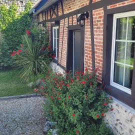 Le Romarande, Cottage détente avec SPA privatif، فندق في Heubécourt