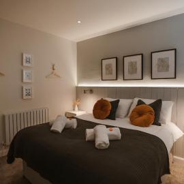 Blooms Apartment, Hotel in Marple