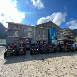 Hotel Demokracia, hotel u gradu Fushë-Arrëz