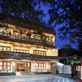 Kertanegara Premium Guest House, hotel i Malang