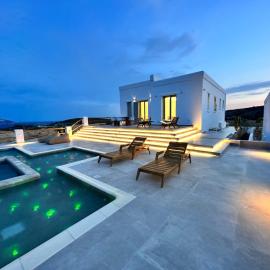 Aeris suites pori jacuzzi villa, hotel a Koufonísia