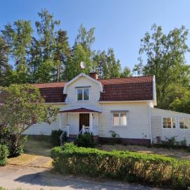 Ferienhaus in Lönneberga, hotel in Lönneberga