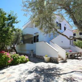 Apartment Marina, hotel in Porat