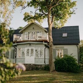 Jūras māja Ausekļi, hotel u gradu Kaltene