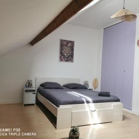 2 chambres privatives avec Sdb proche circuit, hotel in Arnage
