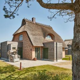Reetdorf Geltinger Birk Künstlerkate Sandkoppel, hotel in Nieby