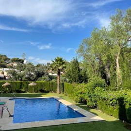 Jardines Apartment, hotel in Sitio de Calahonda