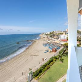 Apartment AGUAMARINA on the beach front