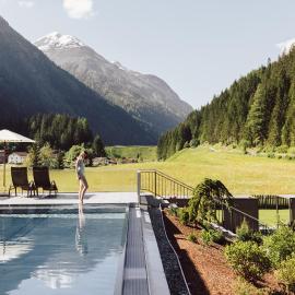Hotel Weisseespitze, hotel em Kaunertal
