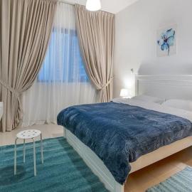 PRIME LOCATION 3 Bedroom Beach Front (Side View)