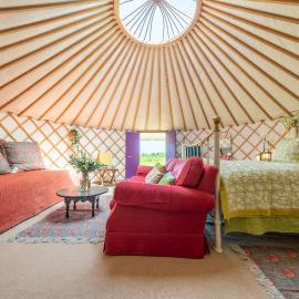Luxury glamping in Constable Country - Valley View Yurt، فندق في Edwardstone