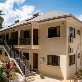 Kanasuk Self catering Apartments, hotel in Baie Lazare Mahé