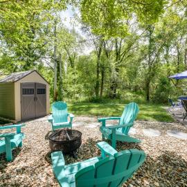 1 Mi to Indiana Dunes Nat'l Park: Home w/ Patio!, hotell i Gary