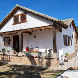 Casa Rural Emilia, hotel u gradu Escalona