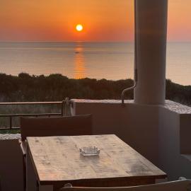 Tzanetos Pelagos, hotel v mestu Kyparissia