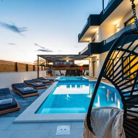 Luxury Villa JoMaNI with heated pool