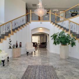 3 Mi to Rio Grande: Albuquerque Home w/ Balcony, hotel di Albuquerque
