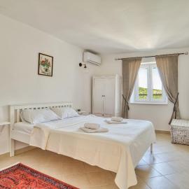 Eva's country house