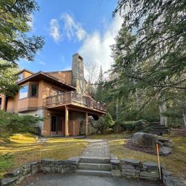 FC43 Renovated cozy spacious cottage with AC, air hockey, wifi close to ski trails!, hotel i Bretton Woods