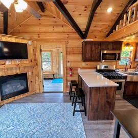 BMV7 Tiny Home village near Bretton Woods, Hotel in Twin Mountain