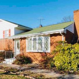 Newly renovated charming home with parking, hotel in Fort Washington