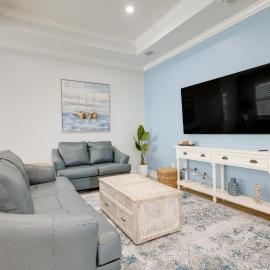 Bright Foley Home w/ Patio - 7 Mi to Wharf & Beach, hotel a Foley