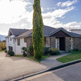 Scaife Place Lodge - Wanaka Holiday Home