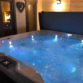 Jacuzzi - BBq - Jardin - Garden Lodge - Le Tulipier