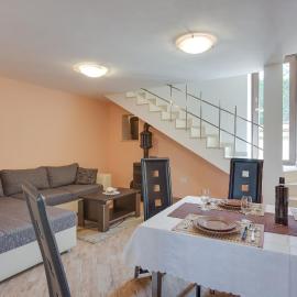 Holiday Home Ema - Happy Rentals, hotel di Vabriga