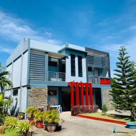 Dollosa Compound, hotel u gradu Iba